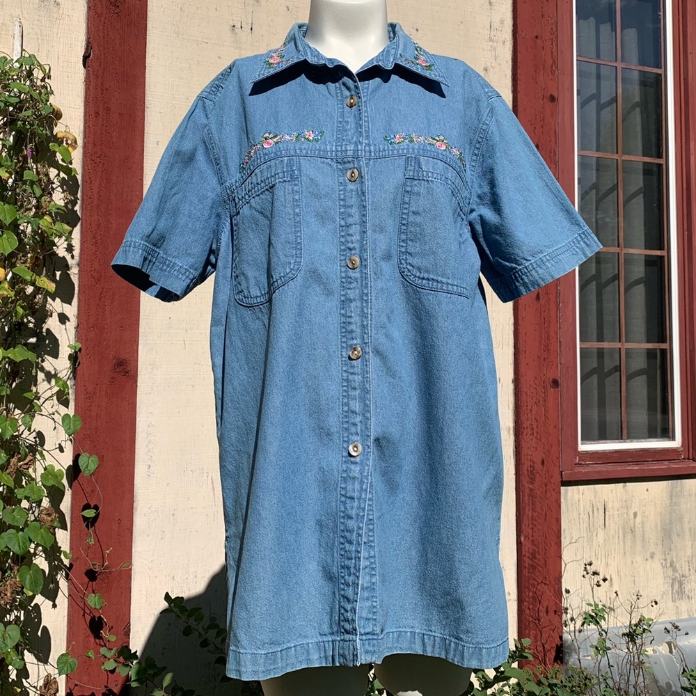 VTG Denim Floral Embroidery Button Down Shirt